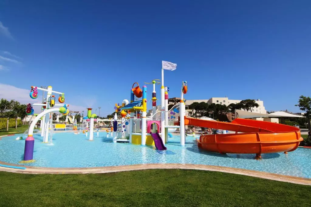 هتل رگنوم کاریا بلک آنتالیا